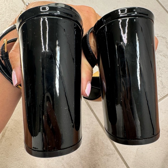 NWOT Valentino Garavani Women's One Stud 90mm Patent-Leather Pumps - Picture 8 of 14